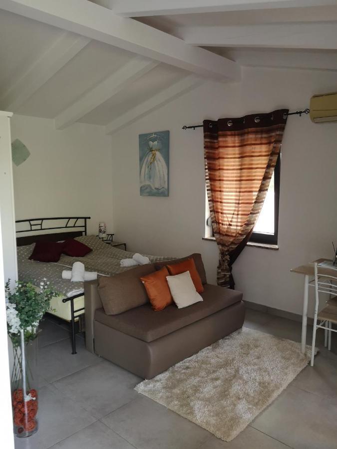 Hotel App Neno Murine Esterno foto
